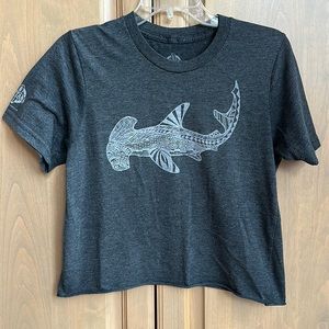 Vintage Ventana Surfboards hammerhead shark tribal Maori tattoo cropped t-shirt